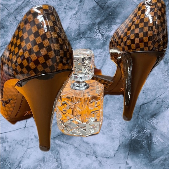 LV Damier patent Leather pumps - Picture 15 of 16